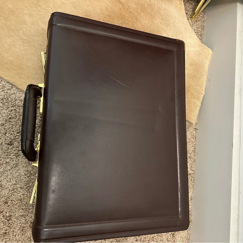 Vintage Brown leather Presto briefcase chocolate brown leather w/ gold hardware
